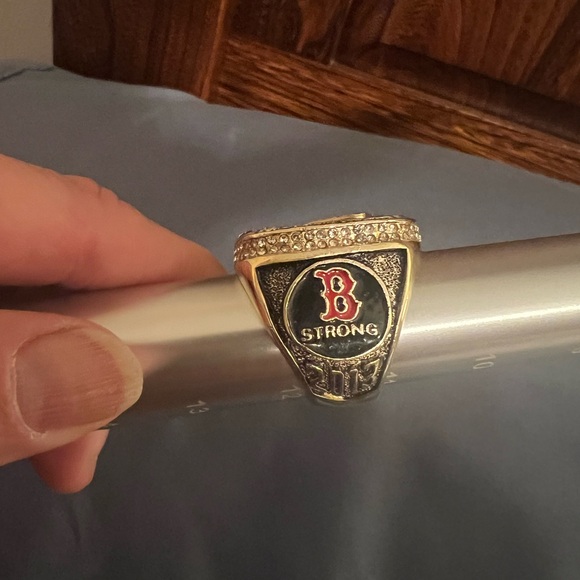 Boston Red Socks 2013 World Series Ring, men’s size 11.5, good condition - Picture 2 of 7